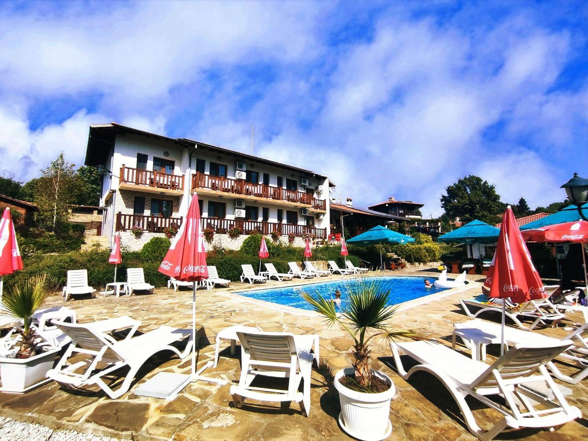 מלון Donkovtsi Family Complex Krisbo מראה חיצוני תמונה