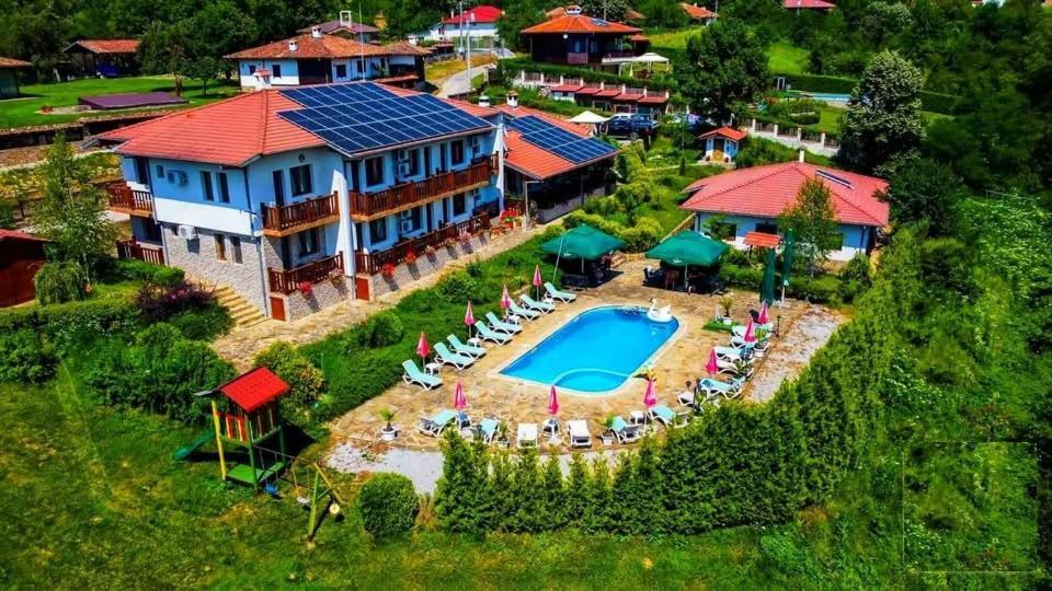 מלון Donkovtsi Family Complex Krisbo מראה חיצוני תמונה