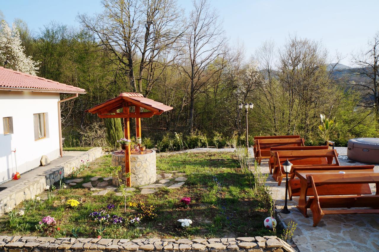 מלון Donkovtsi Family Complex Krisbo מראה חיצוני תמונה