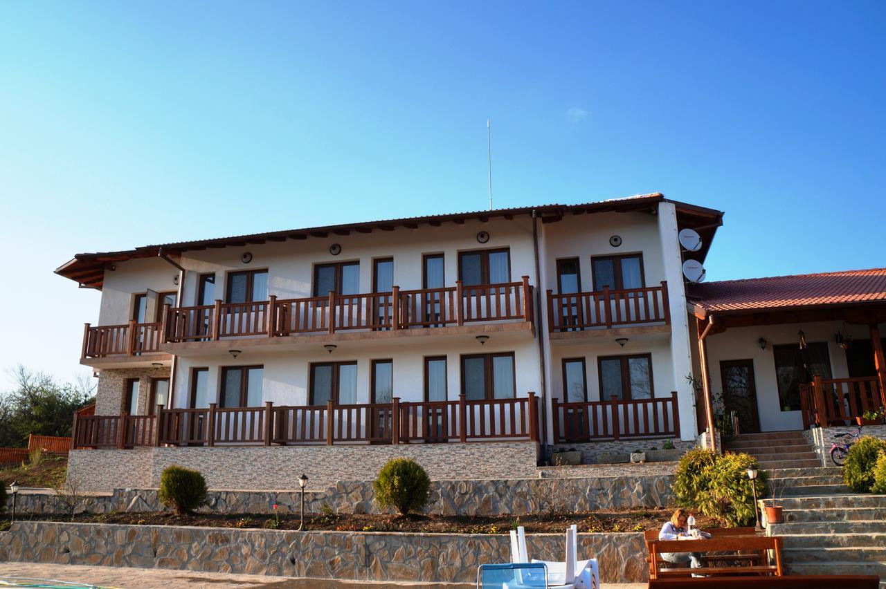 מלון Donkovtsi Family Complex Krisbo מראה חיצוני תמונה