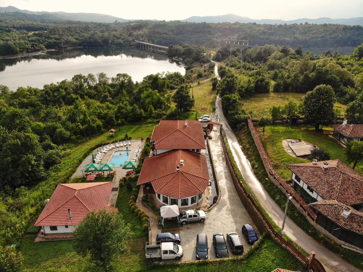 מלון Donkovtsi Family Complex Krisbo מראה חיצוני תמונה