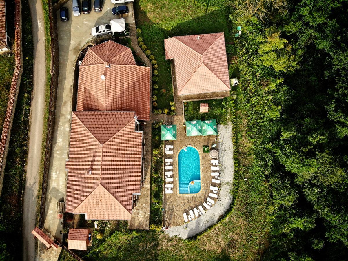 מלון Donkovtsi Family Complex Krisbo מראה חיצוני תמונה