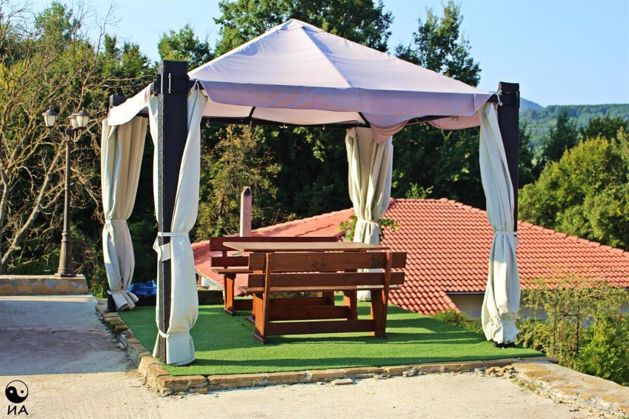 מלון Donkovtsi Family Complex Krisbo מראה חיצוני תמונה